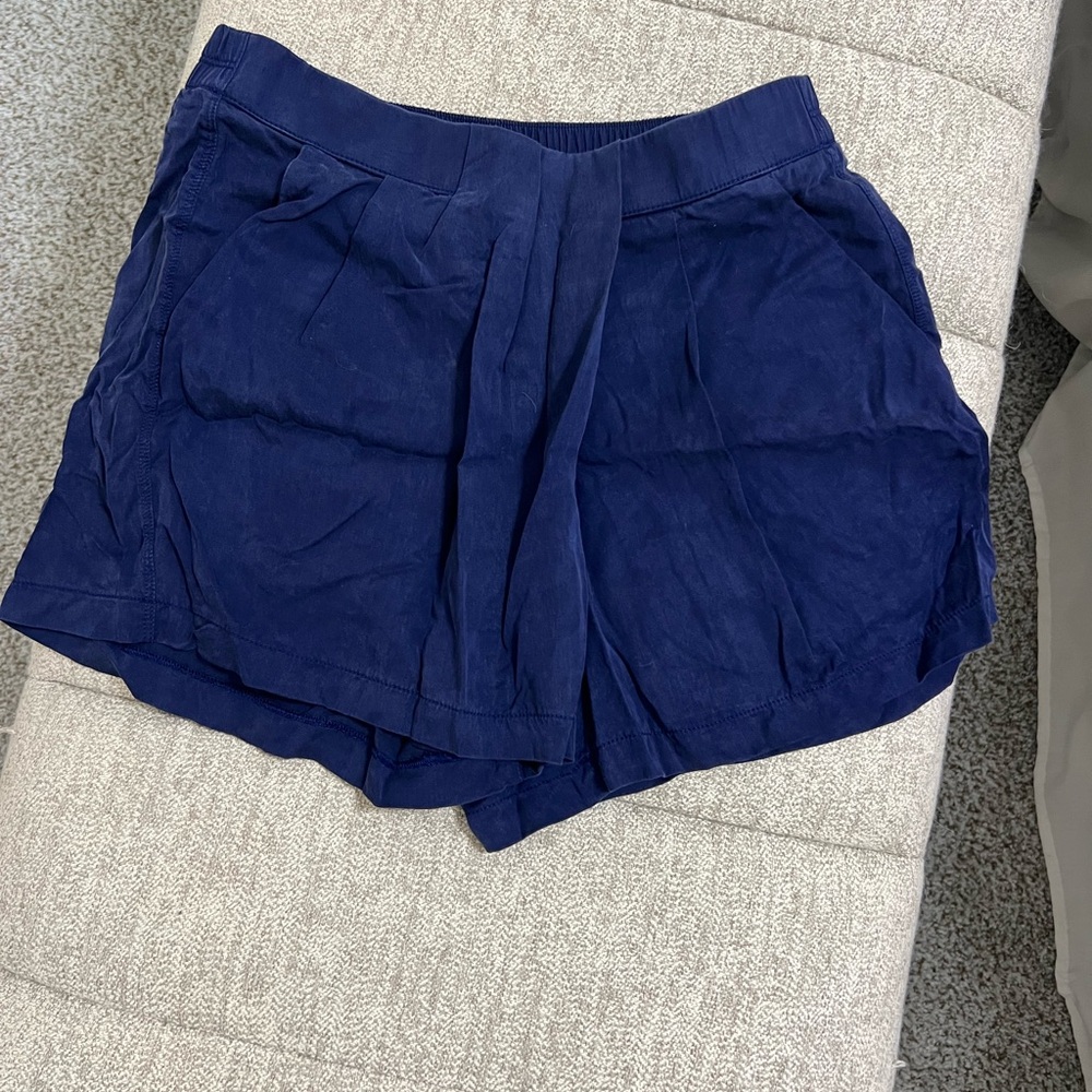 Lululemon Blue Dressy Shorts w/bag